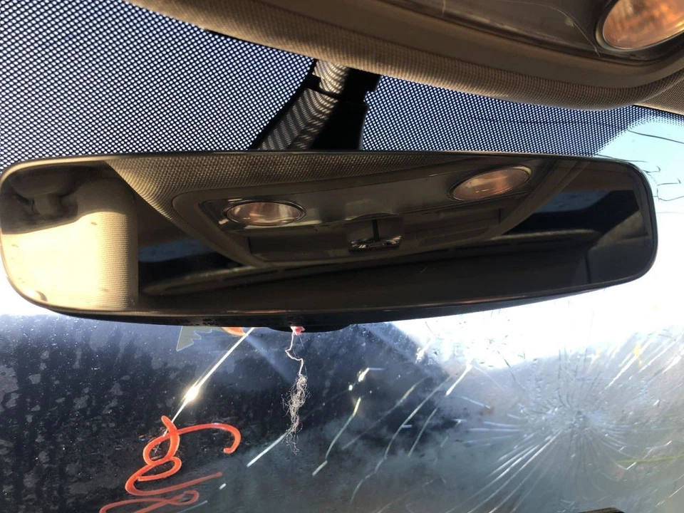 2016-2019 Volkswagen Passat Rear View Mirror Automatic Dimming Used OEM - Image 1 of 1