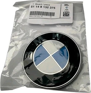 ORIGINAL BMW Plakette Ø 82mm 51148132375 Emblem + 2xOriginal BMW Tülle NEU - Picture 1 of 3