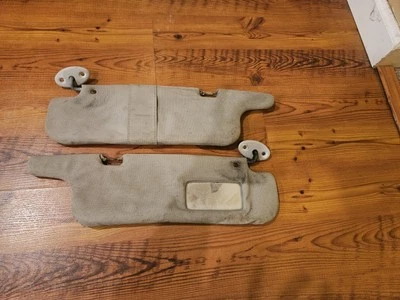 Par de quebra sol Toyota MR2 vinil cinza 1985-1989 - Imagem 1 de 2