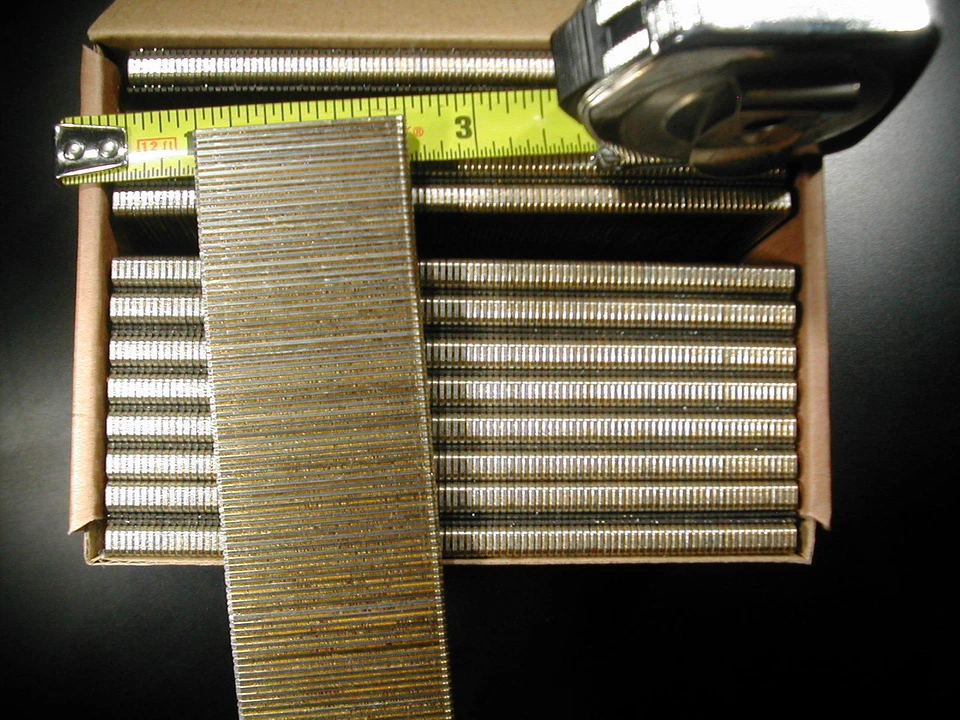 UNICATCH 18 gauge 1/4" Narrow Crown Staples 5000/bx Galvanized Chisel Point 1-1/2" long