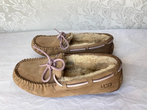 Pantofole Mocassini donna UGG Dakota in castagno Taglia 6