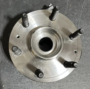 Front Wheel Bearing Hub For 2014-2018 Chevy Silverado 1500 GMC Sierra 1500 4X4 - Picture 1 of 8