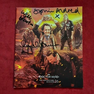 Doctor Who - Temporada 26 Blu-Ray Folleto Firmado - Sophie Aldred, Angela Bruce + 9 - Imagen 1 de 7