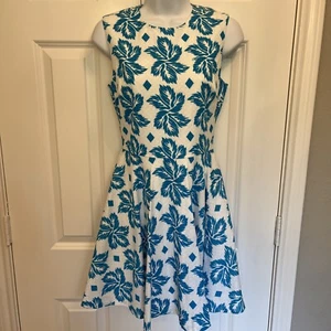 NWT Diane Von Furstenberg Sz 2 Fit Flare Jeannie Dress Blue White Cotton Darling - Picture 1 of 17
