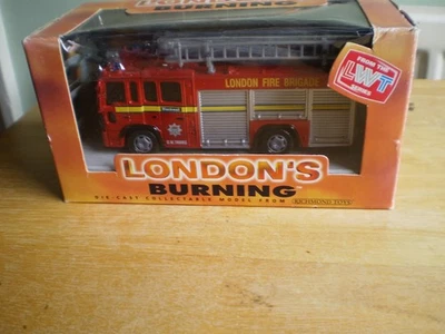CAMIÓN DE BOMBEROS VOLVO FUNDIDO A PRESIÓN 'LONDON'S BURN' DE COLECCIÓN COMO NUEVO EN CAJA Foto 1 de 4