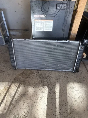 Chevrolet Silverado GMC Sierra 1500 1999-2013 condensador de aire acondicionado 4953 Foto 1 de 4