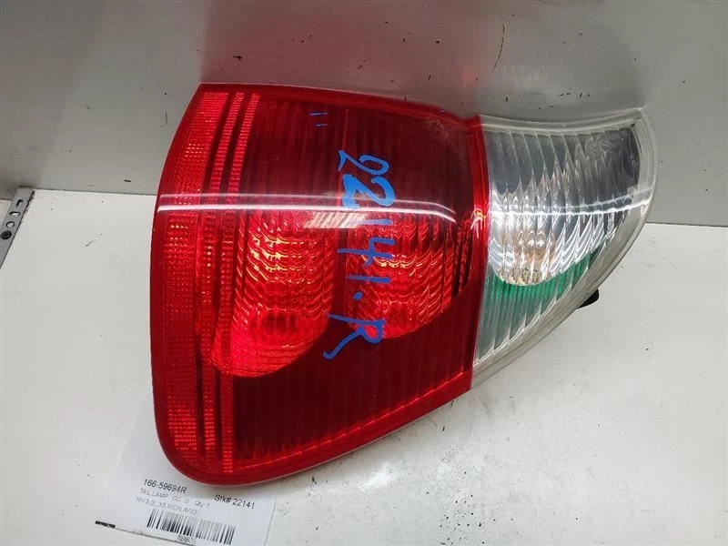 2004-2006, BMW X5, luz trasera de pasajero cuarto de panel montado, PN - 63217164474  Foto 1 de 4