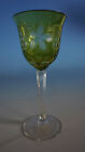 FM22-352: Kristall Glas Weinglas mit Überfang grün floraler Schliff