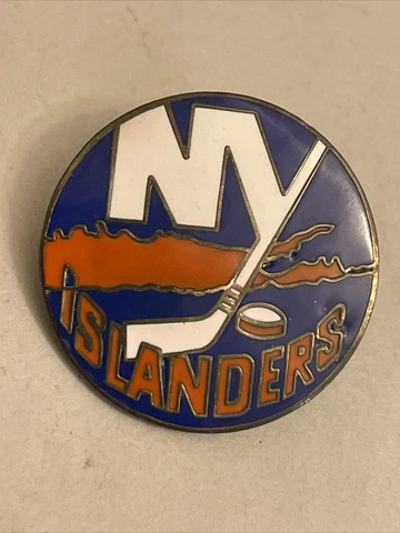 NEW YORK ISLANDERS Vintage Old NHL  Hockey Pin Cover