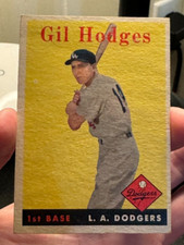 1958 Topps Gil Hodges #162 - Brooklyn Dodgers