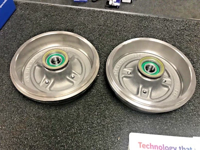 RENAULT CLIO MK3 MODUS 2 REAR BRAKE DRUMS 2 ABS RINGS 2 WHEEL BEARINGS  - Image 1 of 2