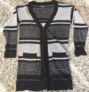 Evelyn Taylor Pullover schwarz/grau gestreift Strickjacke Medium - Bild 1 von 7