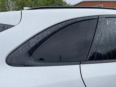 Jaguar F-Pace 2017-2020 pasajero derecho cuarto ventana negro satinado Foto 1 de 4