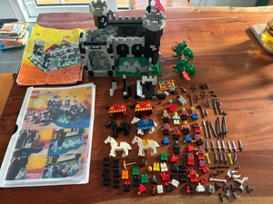 LEGO 6086 Castle Black Knights Castle 1992 Ritter Burg Konvolut mit anderen Sets - Bild 1 von 10
