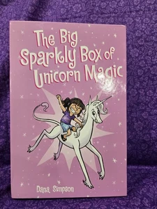 The Big Sparkly Box of Unicorn Magic: Phoebe and Her Unicorn Box Set Volume 1-4 - Bild 1 von 6