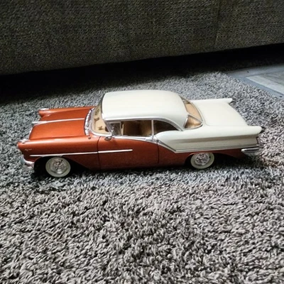 1957 Oldsmobile Super 88 1:18 - Highway 61 RARE - Tu Tone Bronze and IVORY - Image 1 of 4