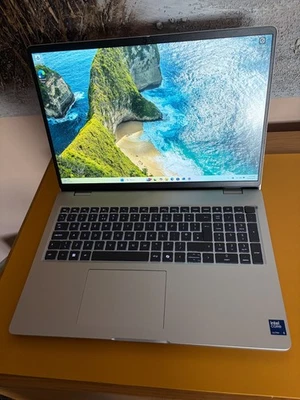 Dell Pro 16 PC16250 Laptop ~ Core Ultra 5 235U ~ 16GB DDR5 ~ 16" IPS Display - Image 1 of 2