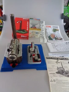 Wilesco Dampfmaschine D9 - Dynamo mit Laterne M66/2 - Schleifblock M52 (8359) - Bild 1 von 14