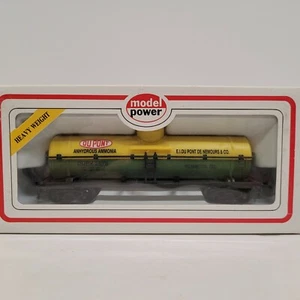Model Power HO Scale 40' Chemical Tank Car 6921H Dupont Plastic Electric Train - Picture 1 of 6