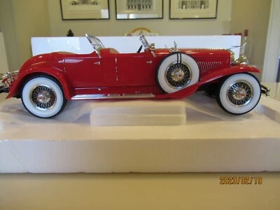 1:18 Matrix 1930 Duesenberg  SJ-582 Torpedo Phaeton Walker LaGrande Red - Image 1 of 4