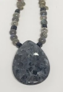 Larvikite Teardrop Necklace With Labradorite And Onyx Beads 21 Inches - Foto 1 di 6