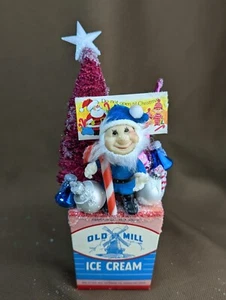 Weihnachtsdeko Handarbeit mit Vintage Eisbox, Ornamenten, Geschenkanhänger & Elfe - Bild 1 von 13