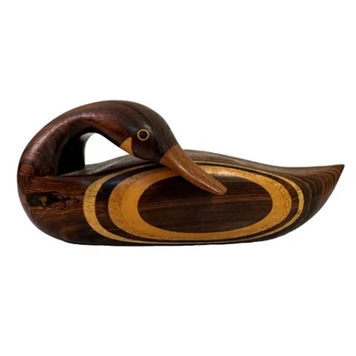 Estatuilla de pato tallada a mano India señuelo escultura vintage curvada firmada marrón Foto 1 de 4