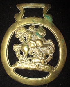 Vintage British Horse Brass Design Medallion -One Piece - Picture 1 of 3