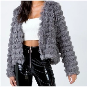 Cappotto pelliccia sintetica Princess Polly Shaggy grigio XS/Small - Foto 1 di 6