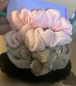 Claire’s Scrunchies Set of 5 Scrunchies - Assorted Colors - New - Picture 1 of 3