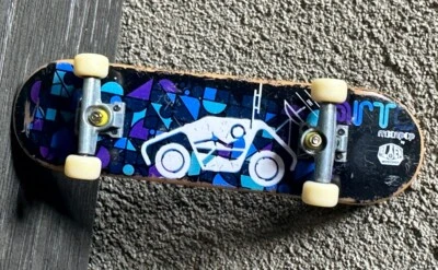 Tech Deck Mini Skateboard Miniature Fingerboard 4 in - Image 1 of 3