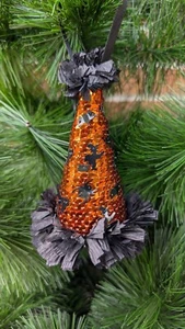 Auntie Kitsch Vintage Inspired Pin Ornament Craft Kit 1920's Halloween Cone Hat - Picture 1 of 1