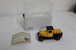 THE National Motor Museum 1:32 1928 Chevy 1/2 tonelada camioneta en caja con certificado de autenticidad - Imagen 1 de 6