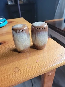Frankoma Pottery 5HS Plainsman Salt Pepper Shakers Desert Gold Vtg No Stoppers - Picture 1 of 4