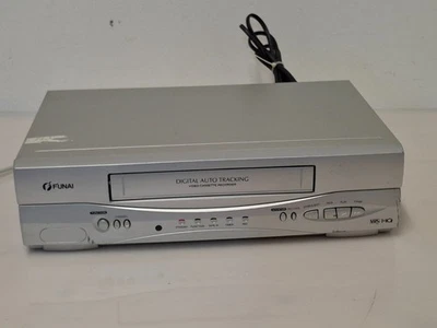 Funai 30A-250 VCR VHS HQ Digital Auto Tracking NON FUNZIONANTE RICAMBI - Immagine 1 di 4