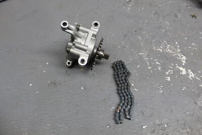 Yamaha YZF R6 2004 motor bomba de aceite con cadena 5MT-13300-00-00 Foto 1 de 4