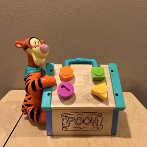 2000 Mattel Disney Kunststoff TIGGER Kleinkind Aktivität GERÄUSCHE Pooh WERKZEUGKISTE GETESTET - Bild 1 von 4