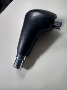 FORD AU GHIA AUTO LEATHER GEAR KNOB WITH CHROME BUTTON & COLLAR EXC FREE POST - Picture 1 of 2