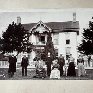 Antikes Foto an Bord Gruppe Männer Frauen Hund Ausweis James W Logan Haus - Bild 1 von 13