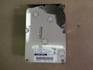 RETRO COMPUTER VINTAGE Fujitsu M2694ESA 1 GB SCSI Hard Drive - Afbeelding 1 van 6