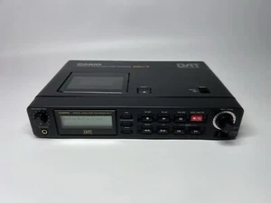 Casio DA-7 DAT tragbarer Digitalrecorder Vintage (FÜR TEILE ODER NICHT FUNKTIONIEREN) - Bild 1 von 11