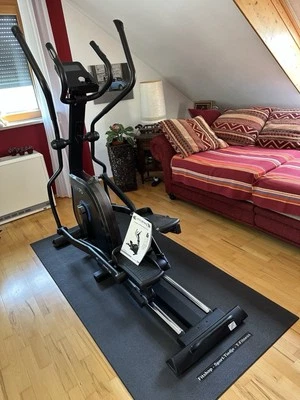 Cardiostrong EX70 Crosstrainer - Guter Zustand Inkl. Unterlage - Bild 1 von 4