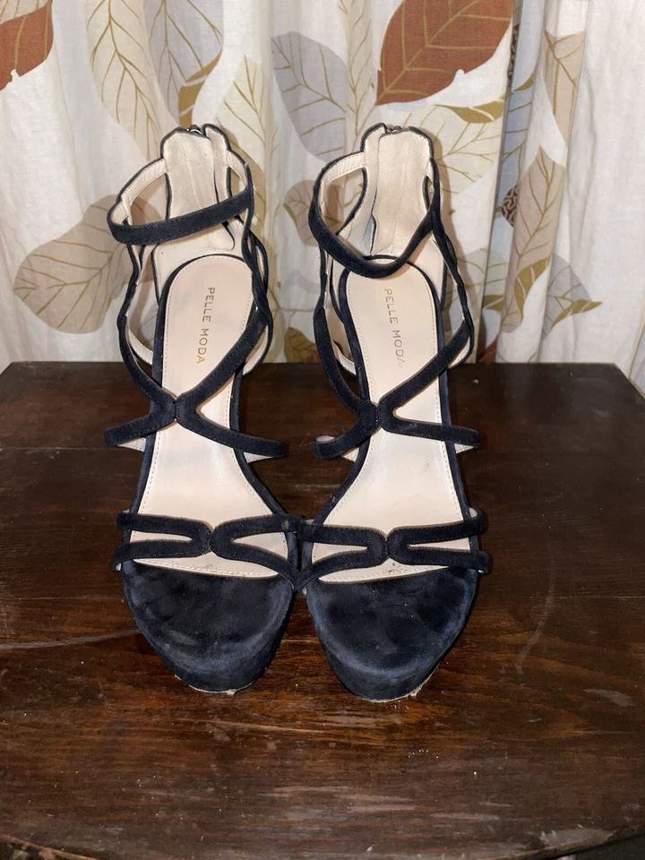 Tacones de plataforma Pelle Moda negros Foto 1 de 4