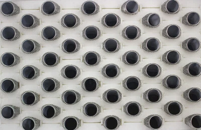 Lote al por mayor de 35 piezas más nuevos anillos redondos de esmalte negro para mujer y hombre Foto 1 de 4