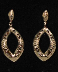 Vintage 14K Yellow Gold Delicate Filigree 1 1/2" x 5/8" Earrings 1.2 Grams - Picture 1 of 5