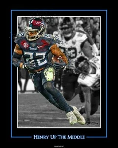 TENNESSEE TITANS ALABAMA FÚTBOL DERRICK HENRY UP THE MIDDLE IMPRESIÓN - Imagen 1 de 1