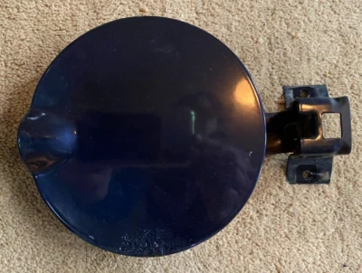 Puerta de llenado de combustible Saab 900 y 9-3. Negro Foto 1 de 4