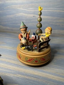Anri Vintage Musicbox Play Mates - Foto 1 di 12