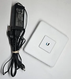 Ubiquiti Networks USG Unifi Security Gateway w/OEM Power Supply TESTED OKAY - Picture 1 of 7