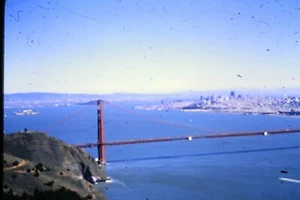 VINTAGE 35MM SLIDE #88 1981 SAN FRANCISCO GOLDEN GATE BRIDGE - Picture 1 of 1